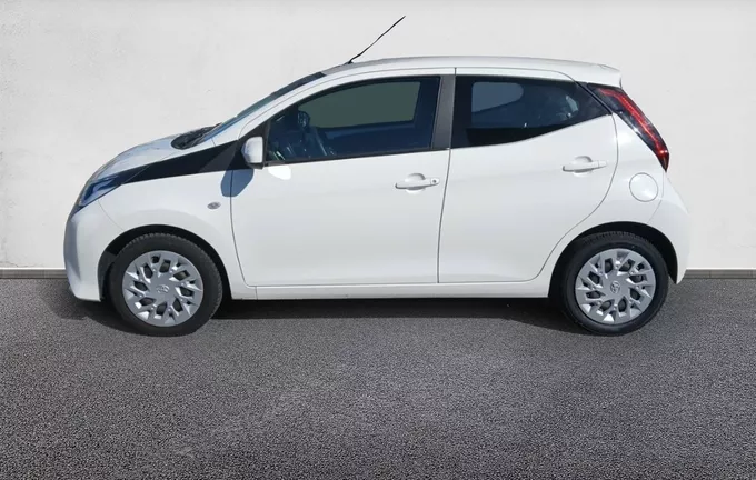 TOYOTA AYGO 1.0 VVT-i x-play extérieur côté gauche 1103371