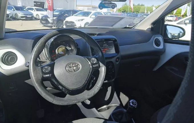 TOYOTA AYGO 1.0 VVT-i x-play photo 11 1103371