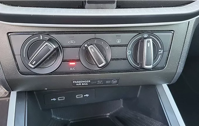 SEAT ARONA 1.0 TSI 95 ch Start/Stop BVM5 Urban photo 18 2128536