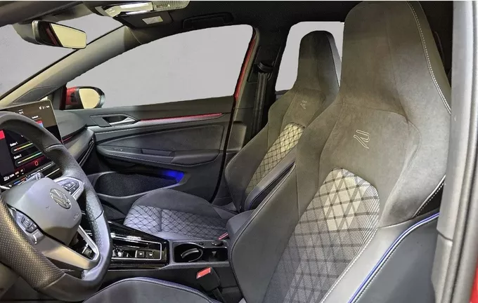 VOLKSWAGEN GOLF 1.5 eTSI EVO2 150 DSG7 R-Line Edition extérieur trois quart arrière droit 2124687