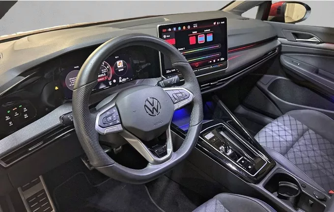 VOLKSWAGEN GOLF 1.5 eTSI EVO2 150 DSG7 R-Line Edition photo 13 2124687