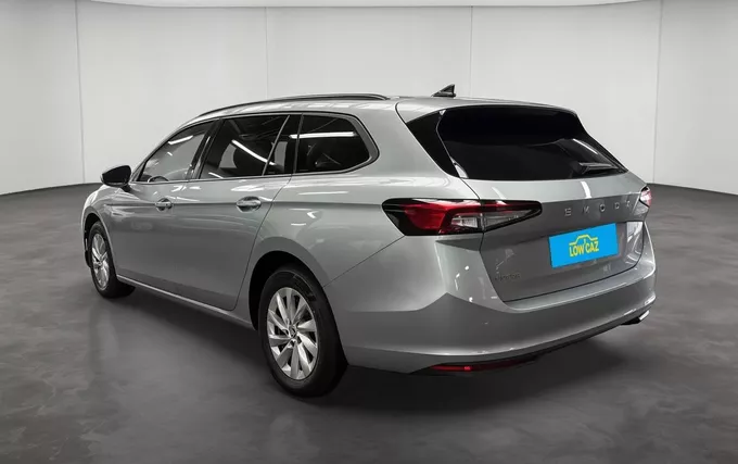 SKODA SUPERB Combi 2.0 TDI 150 ch SCR DSG7 Selection extérieur trois quart arrière gauche 213743