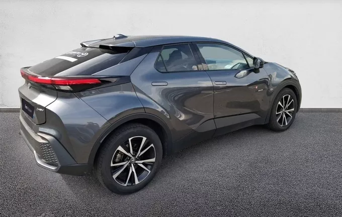 TOYOTA C-HR Hybride 140 Design extérieur trois quart arrière droit 1103574