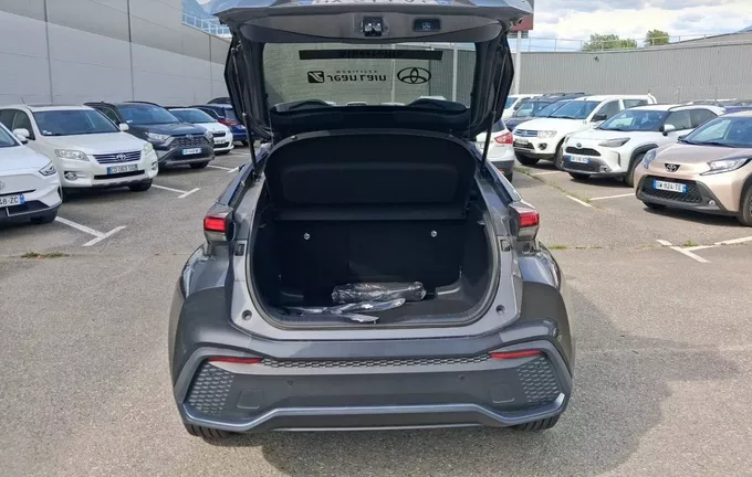 TOYOTA C-HR Hybride 140 Design photo 10 1103574