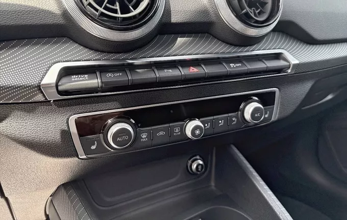 AUDI Q2 35 TFSI 150 S tronic 7 S line Plus photo 14 2130114