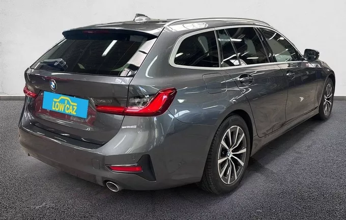 BMW SERIE 3 Touring 318d 150 ch BVA8 Lounge extérieur trois quart arrière droit 213007