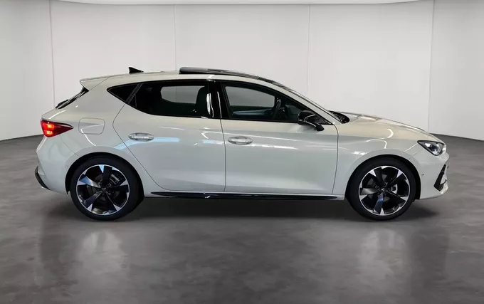 CUPRA LEON 1.5 eTSI Hybrid 150 ch DSG7 V extérieur côté droit 2132227