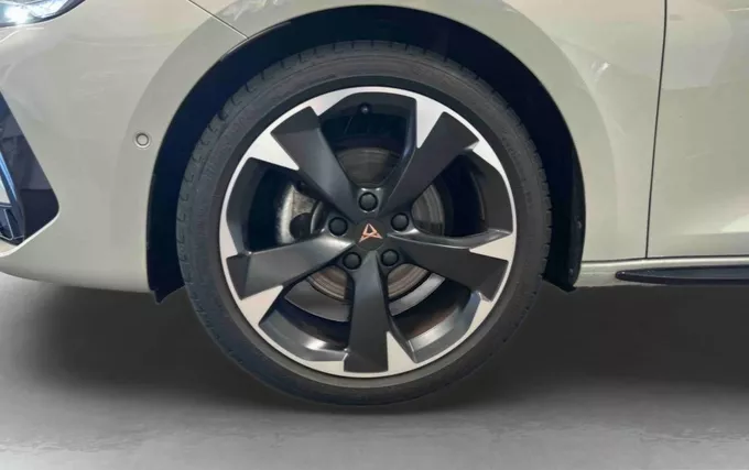 CUPRA LEON 1.5 eTSI Hybrid 150 ch DSG7 V photo 9 2132227