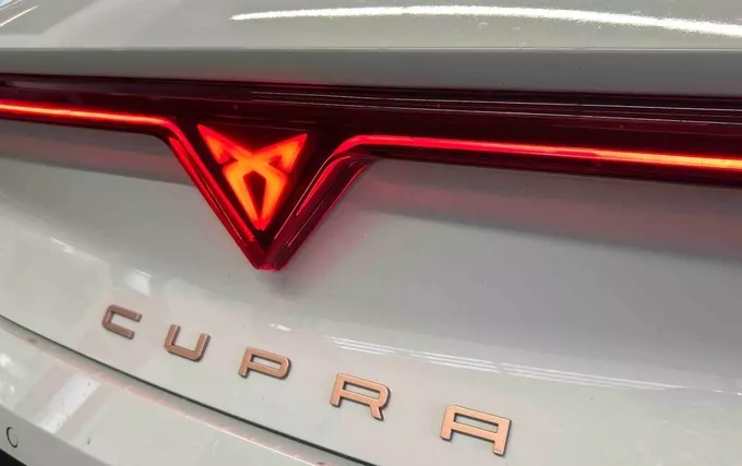CUPRA LEON 1.5 eTSI Hybrid 150 ch DSG7 V photo 22 2132227