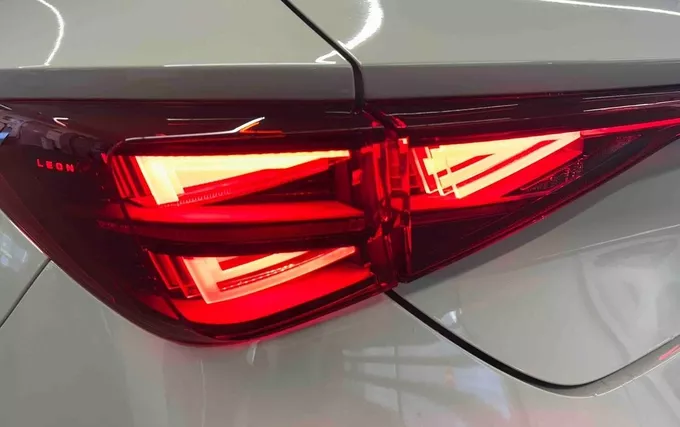 CUPRA LEON 1.5 eTSI Hybrid 150 ch DSG7 V photo 23 2132227