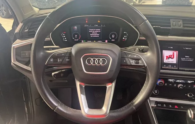 AUDI Q3 35 TFSI 150 ch S tronic 7 Design Luxe photo 12 2130737