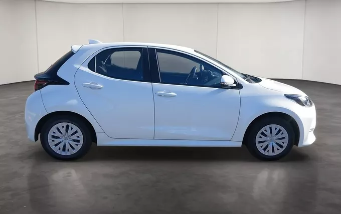 TOYOTA YARIS 70 VVT-i Dynamic extérieur côté droit 1104040