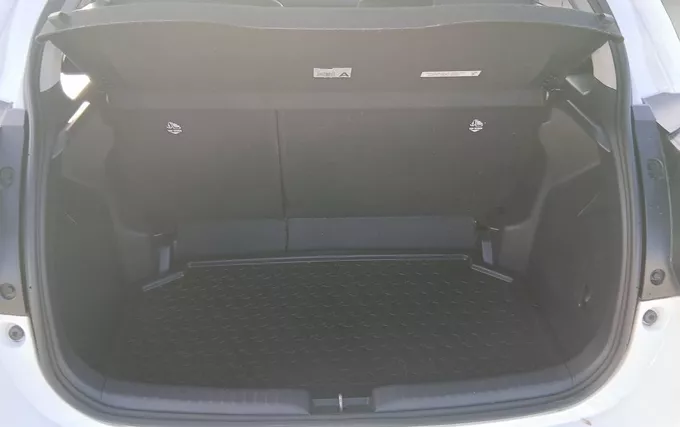 TOYOTA YARIS 70 VVT-i Dynamic photo 10 1104040