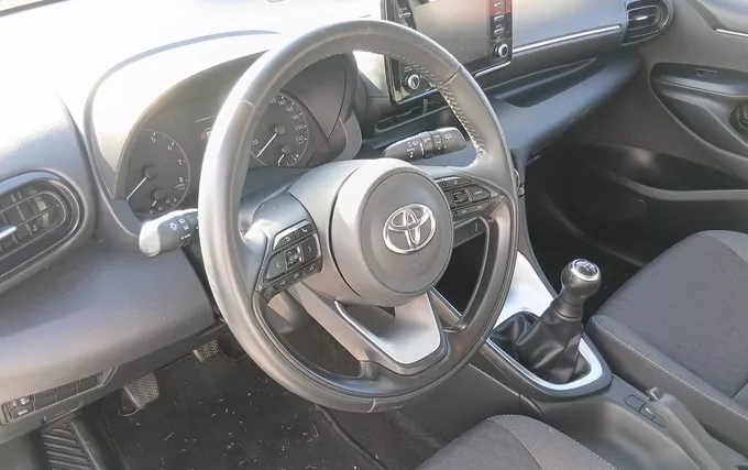 TOYOTA YARIS 70 VVT-i Dynamic photo 11 1104040