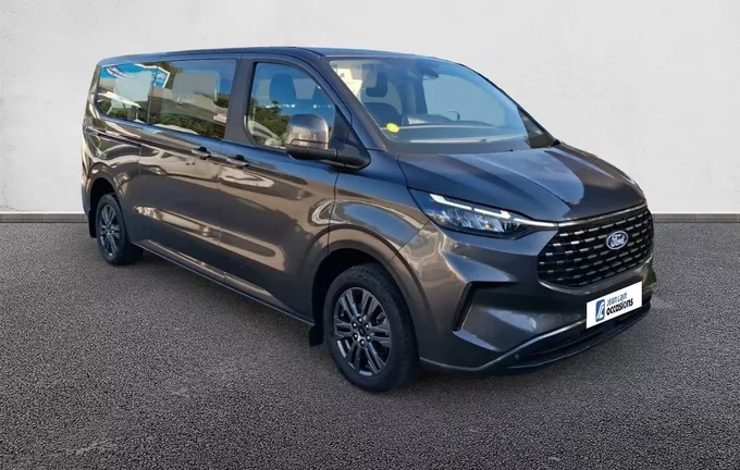 FORD TOURNEO Custom 320 L2H1 2.0 EcoBlue 150 ch Titanium extérieur trois quart avant droit 123