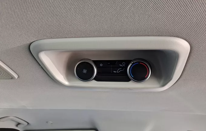 FORD TOURNEO Custom 320 L2H1 2.0 EcoBlue 150 ch Titanium photo 20 123