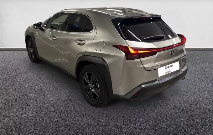 LEXUS UX 250h 4WD Luxe extérieur trois quart arrière gauche 1104011