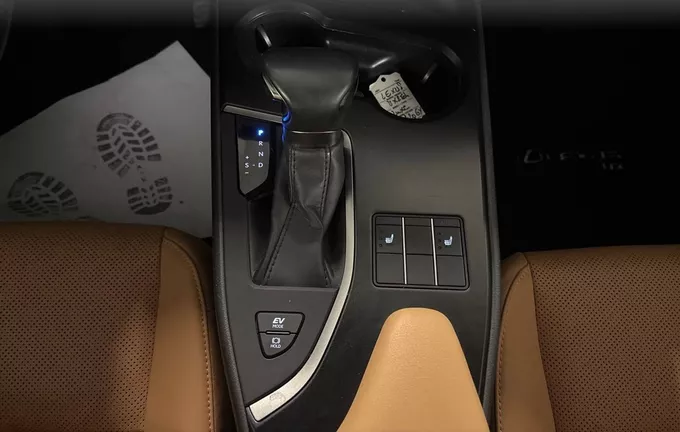 LEXUS UX 250h 4WD Luxe photo 13 1104011
