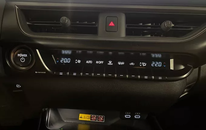 LEXUS UX 250h 4WD Luxe photo 14 1104011