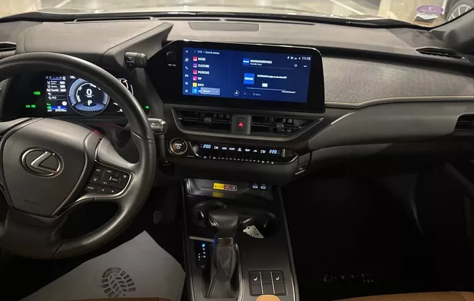 LEXUS UX 250h 4WD Luxe photo 16 1104011