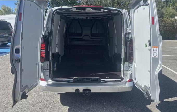 VOLKSWAGEN UTILITAIRES TRANSPORTER VAN L1H1 2.0 TDI 150 BVA8 BUSINESS photo 14 7064