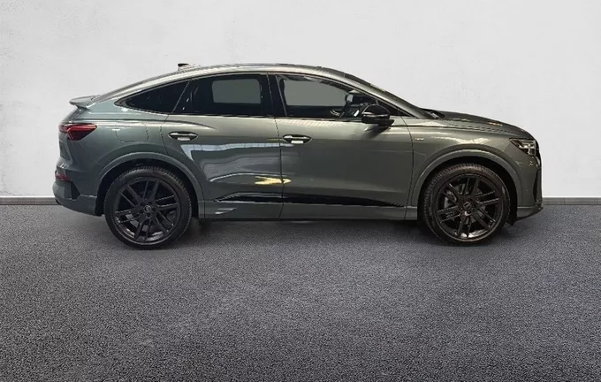 AUDI Q4 E-TRON Q4 Sportback e-tron Performance extérieur côté droit 9552