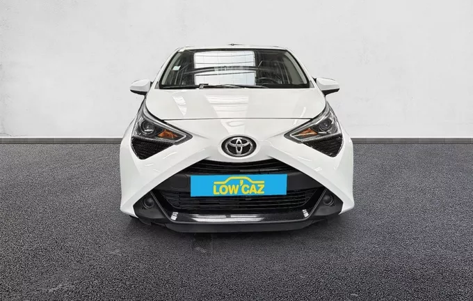TOYOTA AYGO 1.0 VVT-i x-shift x-play extérieur avant 213281