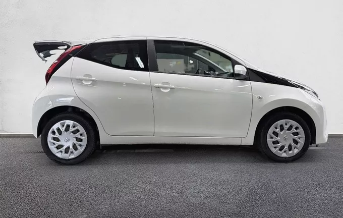 TOYOTA AYGO 1.0 VVT-i x-shift x-play extérieur côté droit 213281