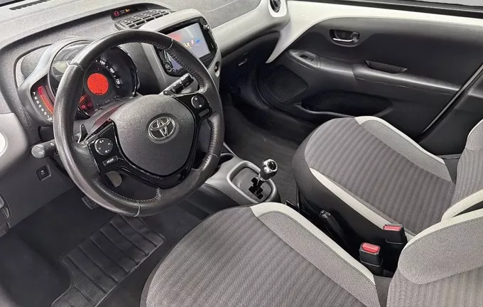 TOYOTA AYGO 1.0 VVT-i x-shift x-play photo 11 213281
