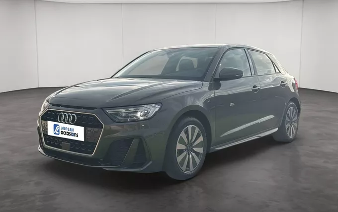 AUDI A1 Sportback 30 TFSI 110 ch S tronic 7 S Line extérieur trois quart avant gauche 2133012