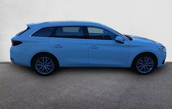 SEAT LEON Sportstourer 2.0 TDI 150 DSG7 Xcellence extérieur côté droit 2131193