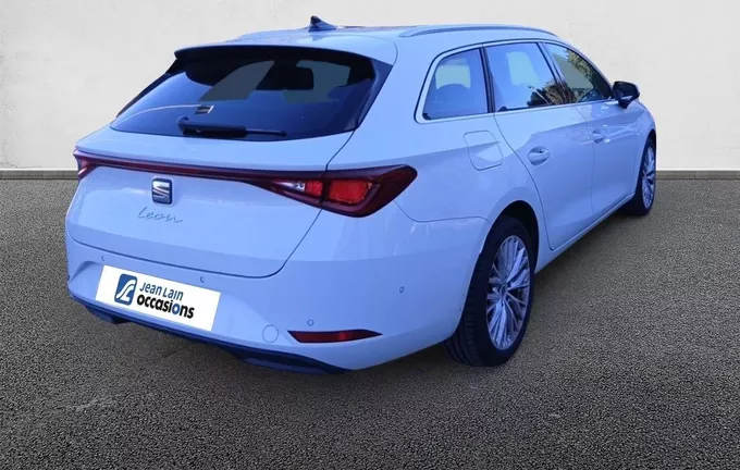 SEAT LEON Sportstourer 2.0 TDI 150 DSG7 Xcellence extérieur trois quart arrière droit 2131193