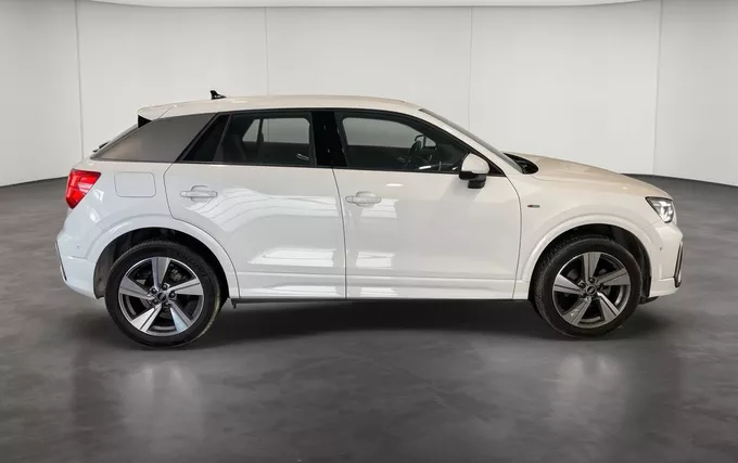AUDI Q2 35 TFSI 150 S tronic 7 S line extérieur côté droit 2132602