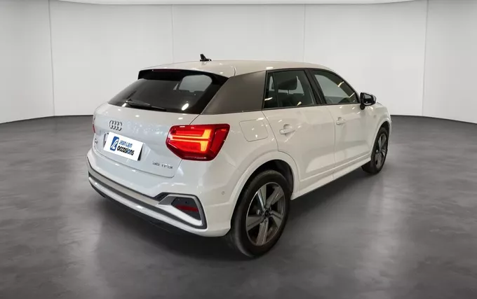 AUDI Q2 35 TFSI 150 S tronic 7 S line extérieur trois quart arrière droit 2132602