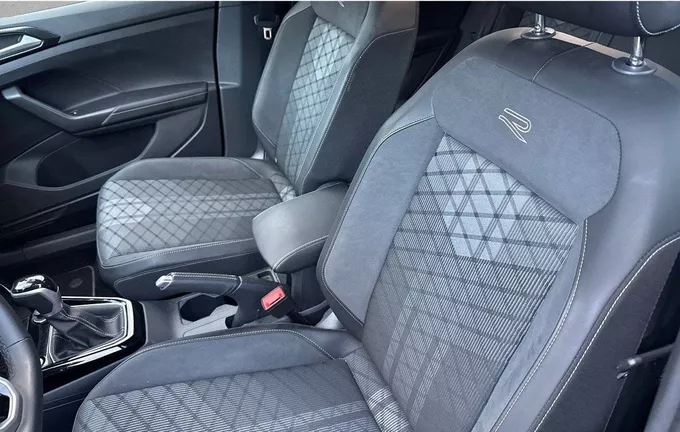 VOLKSWAGEN T-CROSS 1.0 TSI 116 Start/Stop DSG7 R-Line Edition extérieur trois quart arrière droit 2122429