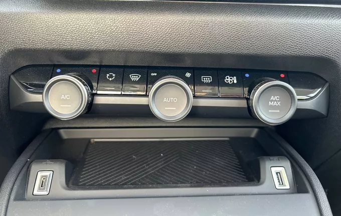CITROEN C4 Hybride 136 e-DCS6 Plus photo 14 990833