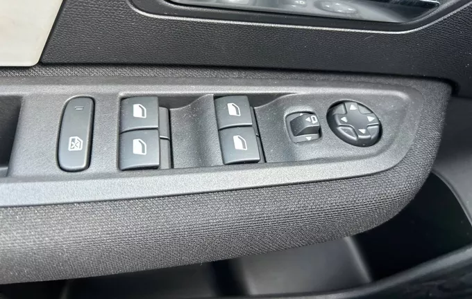 CITROEN C4 Hybride 136 e-DCS6 Plus photo 19 990833
