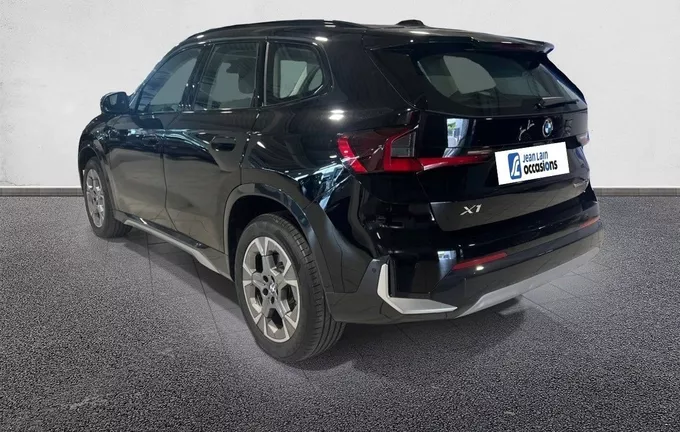 BMW X1 sDrive 20d 163ch DKG7 xLine extérieur trois quart arrière gauche 2128050
