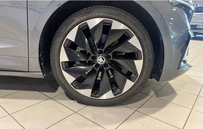 SKODA ENYAQ iV 80 photo 12 2130997