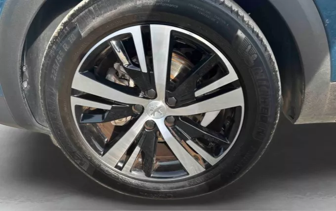 PEUGEOT 5008 PureTech 130ch S&S EAT8 GT photo 9 2130137