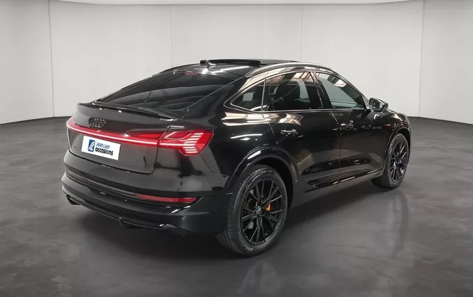 AUDI E-TRON Sportback 55 quattro 408 ch S line extérieur trois quart arrière droit 2132474