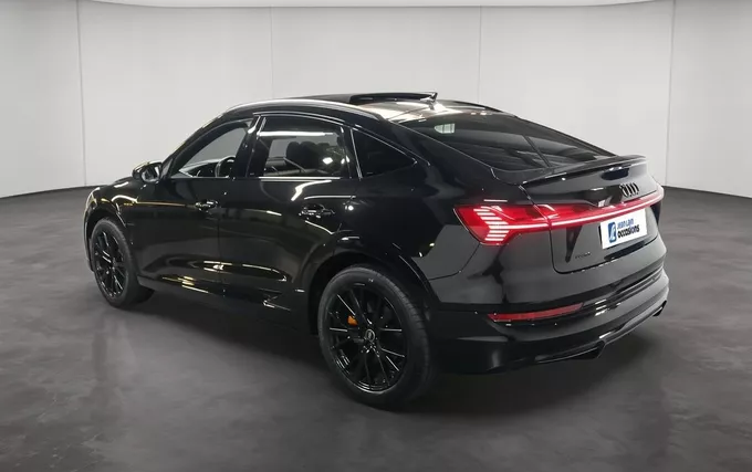 AUDI E-TRON Sportback 55 quattro 408 ch S line extérieur trois quart arrière gauche 2132474