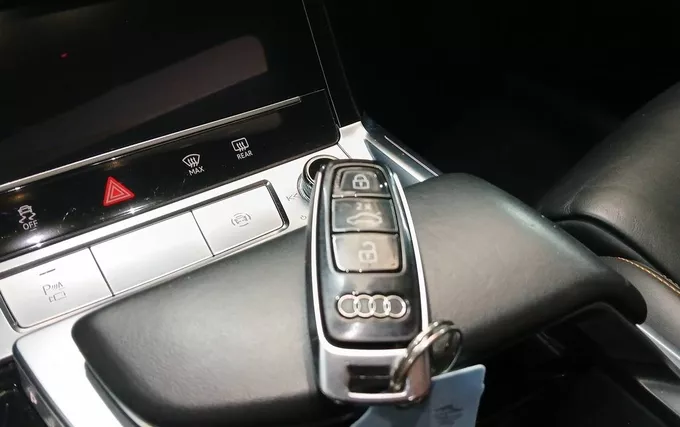 AUDI E-TRON Sportback 55 quattro 408 ch S line photo 19 2132474