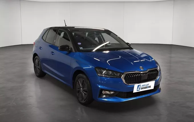 SKODA FABIA 1.0 MPI 80 ch BVM5 Ambition extérieur trois quart avant droit 2129767