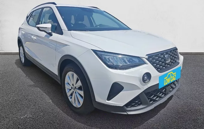 SEAT ARONA 1.0 TSI 110 ch Start/Stop DSG7 Style Business extérieur trois quart avant droit 213241