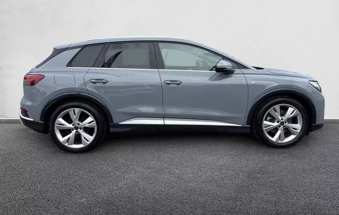 AUDI Q4 E-TRON 40 204 ch 82 kW S line extérieur côté droit 2127684