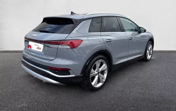 AUDI Q4 E-TRON 40 204 ch 82 kW S line extérieur trois quart arrière droit 2127684