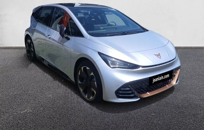 CUPRA BORN 204 ch One extérieur trois quart avant droit 3499