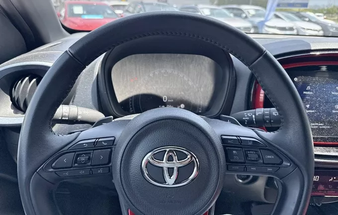 TOYOTA AYGO X 1.0 VVT-i 72 S-CVT Undercover photo 12 1103366