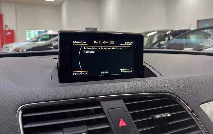 AUDI Q3 1.4 TFSI COD Ultra 150 ch Business Line extérieur trois quart arrière gauche 213411